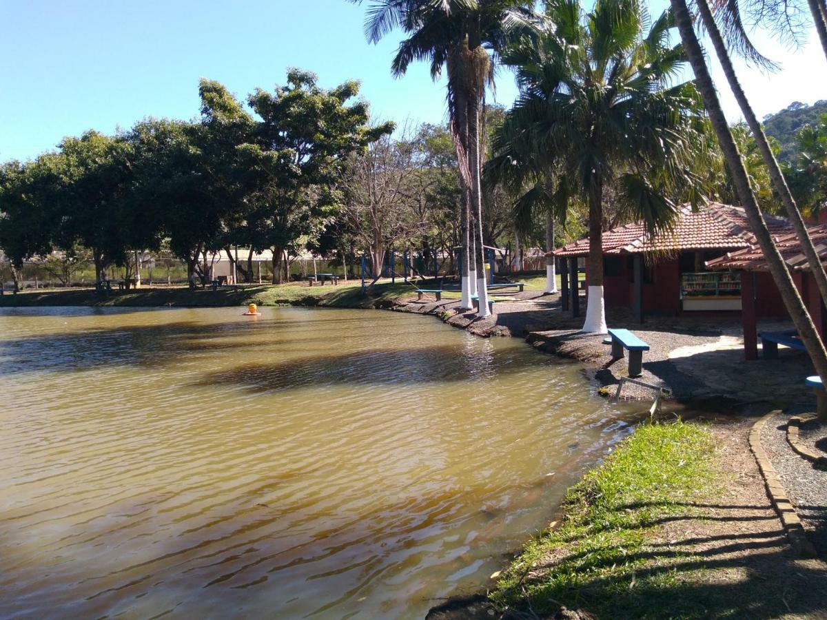 Pousada E Pesqueiro Trem Do Peixe Monte Alegre do Sul Exterior foto